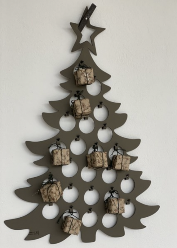 Julekalender med juletræ, Mille W Nordisk juletræ design, lav selv julekalender, DIY julekalender til børn, designer julekalender til børn